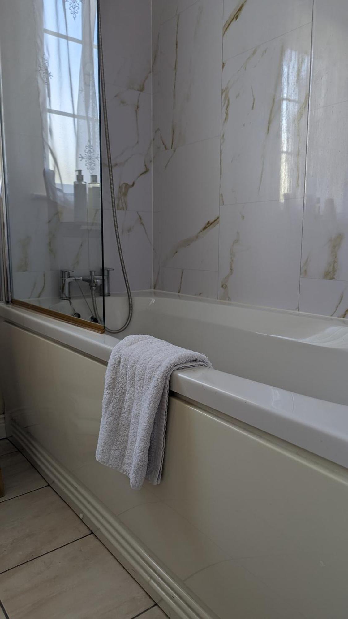 Cosy Fermanagh Home - The Cosy Beech Lisnaskea エクステリア 写真